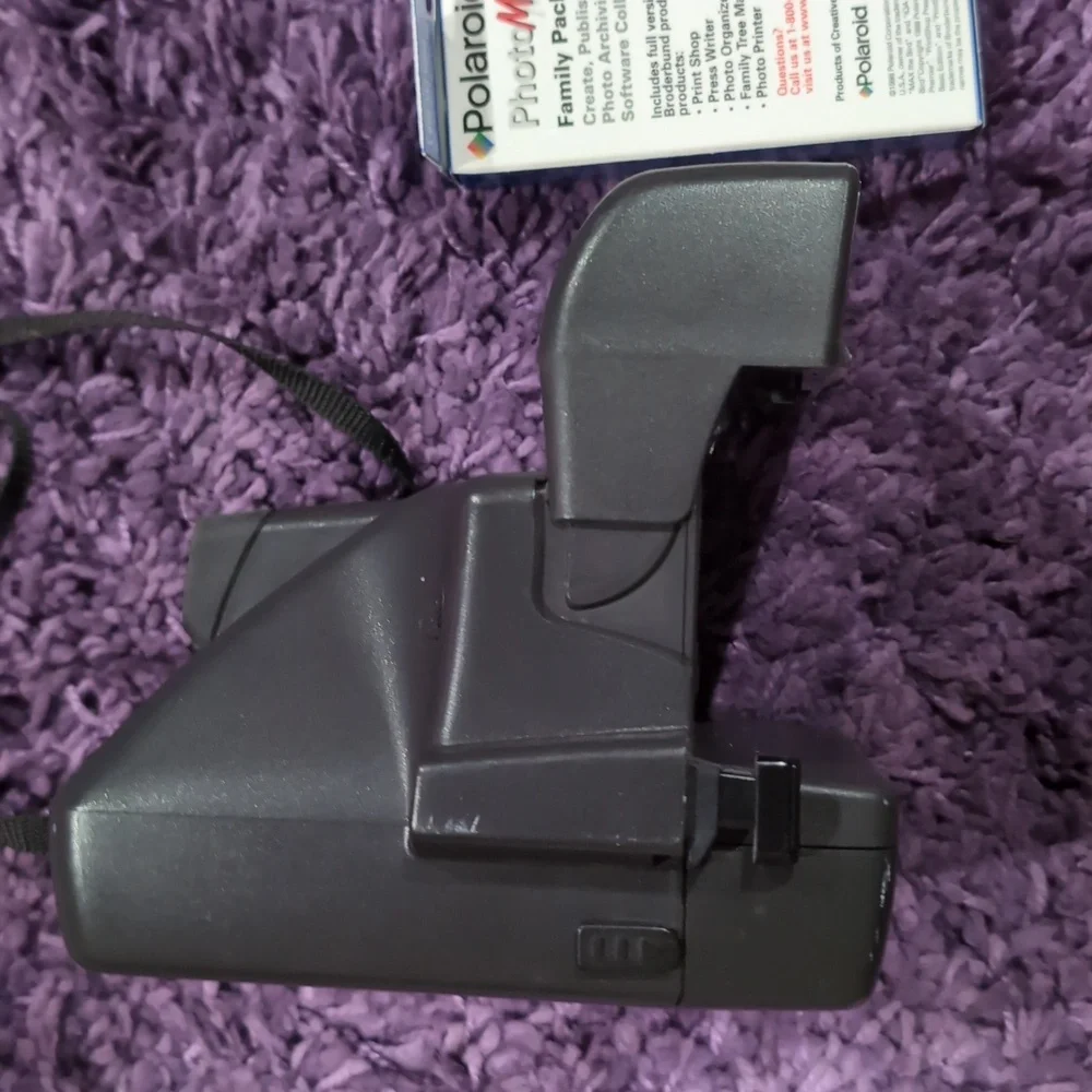 Vintage Polaroid One Step Auto Focus Camera